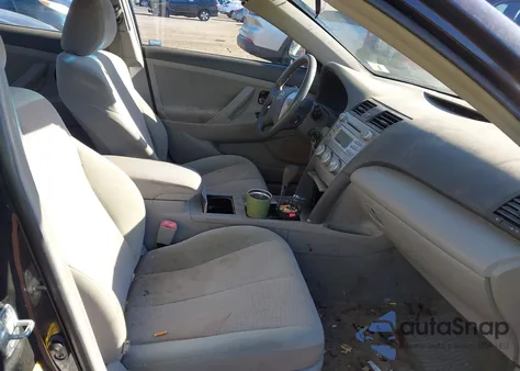 2011 Toyota Camry Le z USA, uszkodzony, nr VIN 4T4BF3EK1BR148111